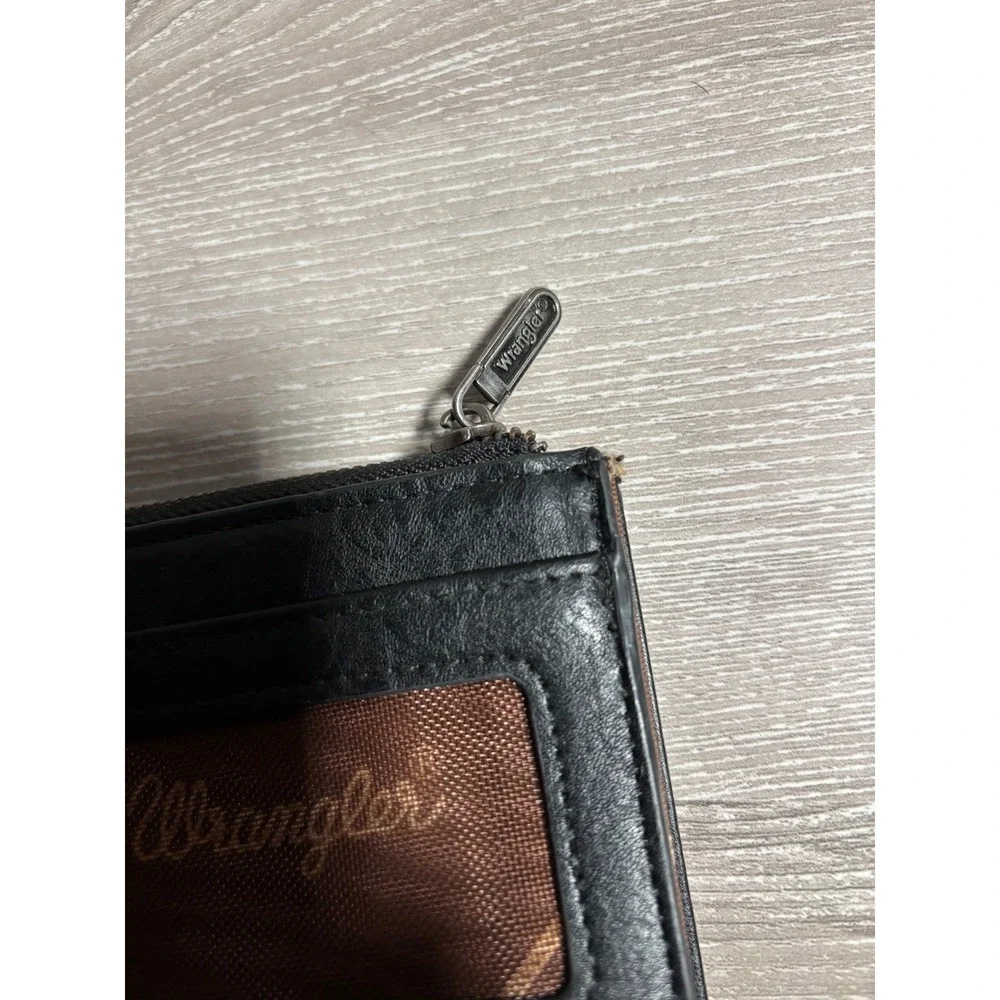 Wrangler Mens Bifold Wallet Black Zip Coin Pocket ID Window Logo Rodeo Western